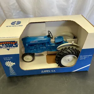 New Holland Ford 2000 Tractor
