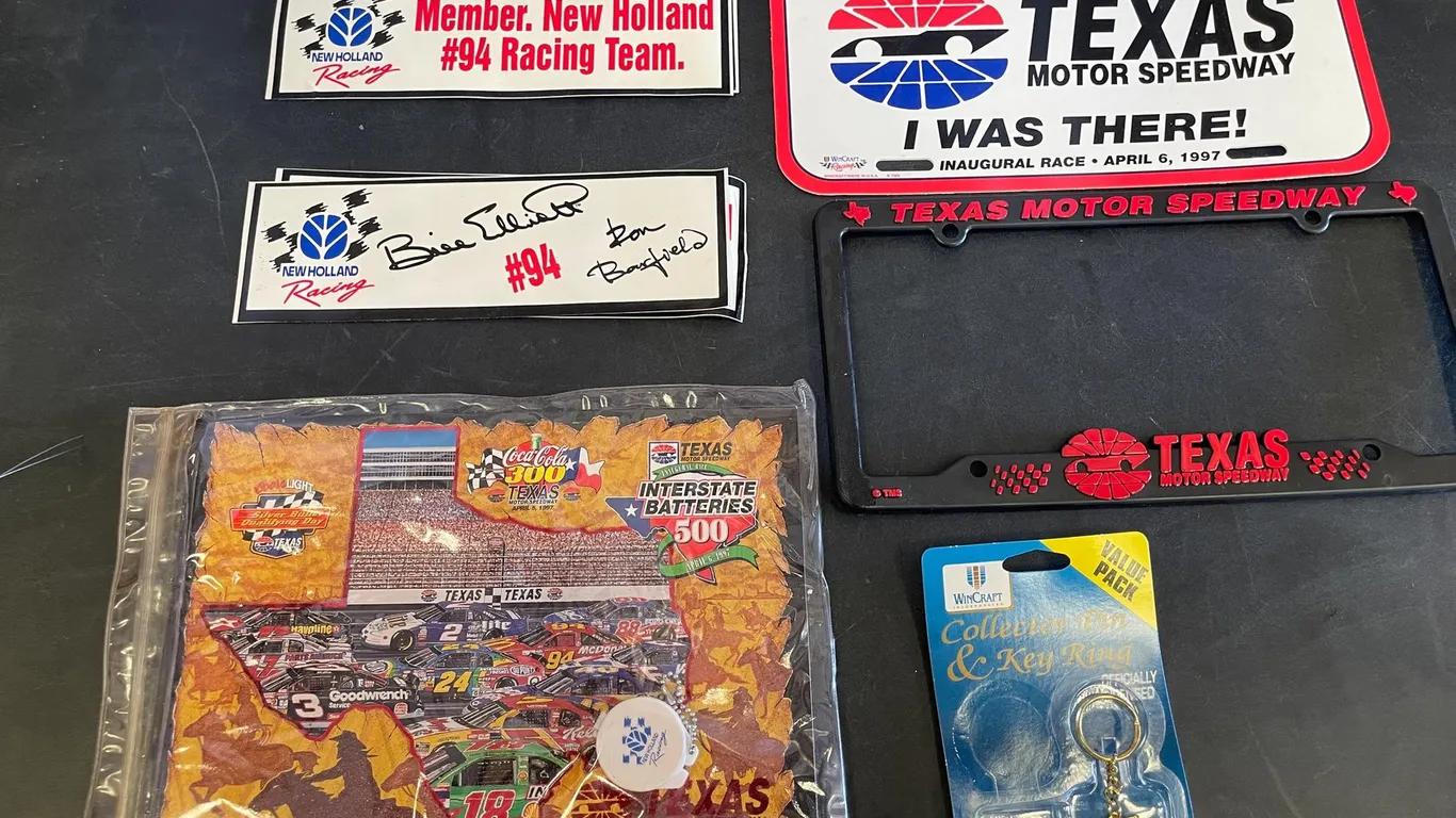 (8) Memorabilia Items