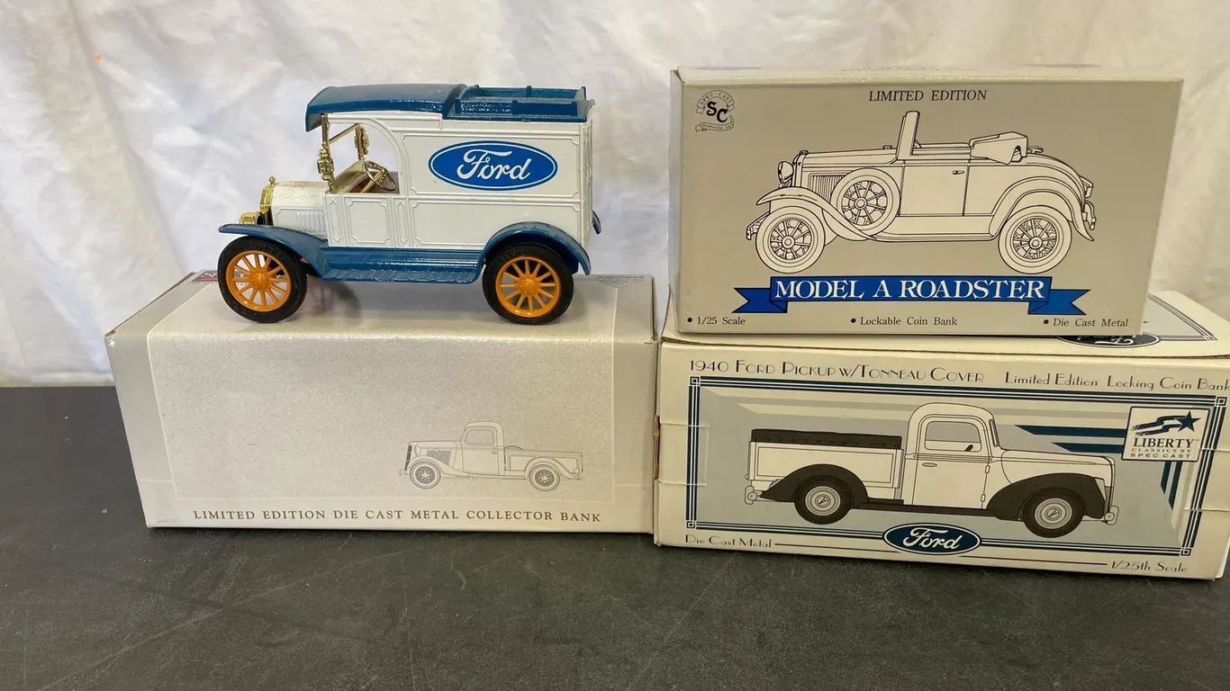 (4) Ford Banks