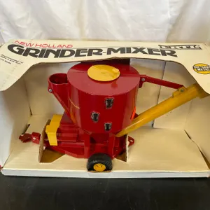 New Holland Grinder-Mixer