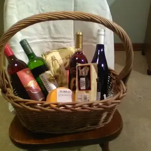 (4) Wine (4) Cheese Basket