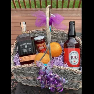Wisconsin Old Fashioned Basket With Kentucky Bourbon, Old Fashioned Mix, Cherries, and Oranges