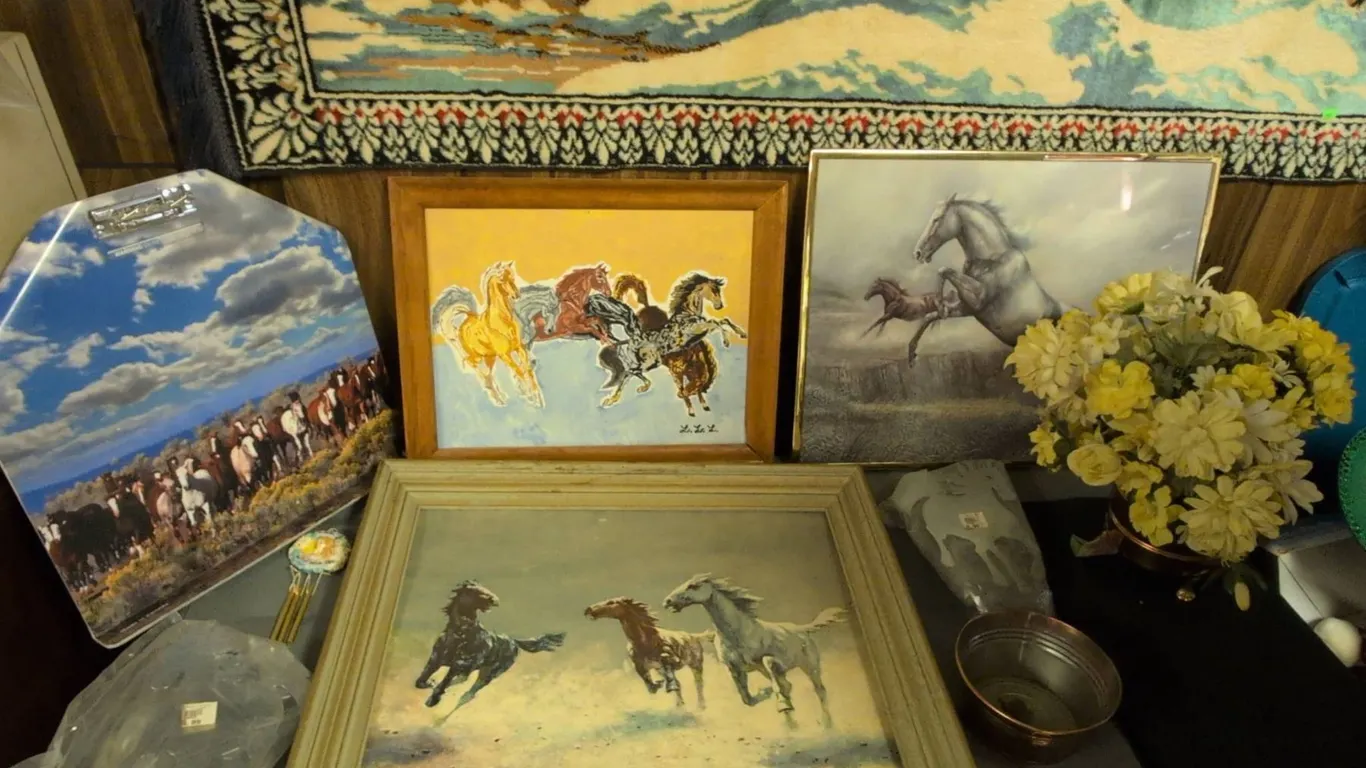 Horse Artwork, Tray, Metal Decor, and Faux Flowers Lot