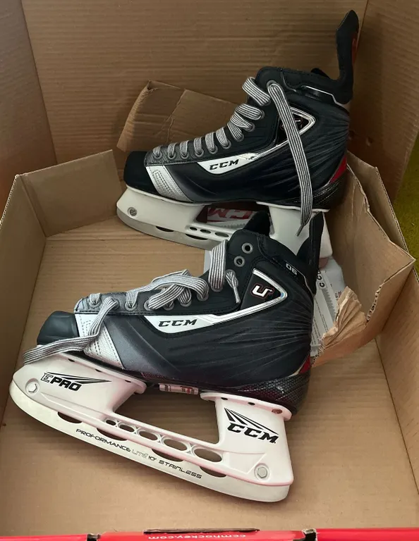CCM U+ 06 Senior Hockey Skates Size 6.5 E