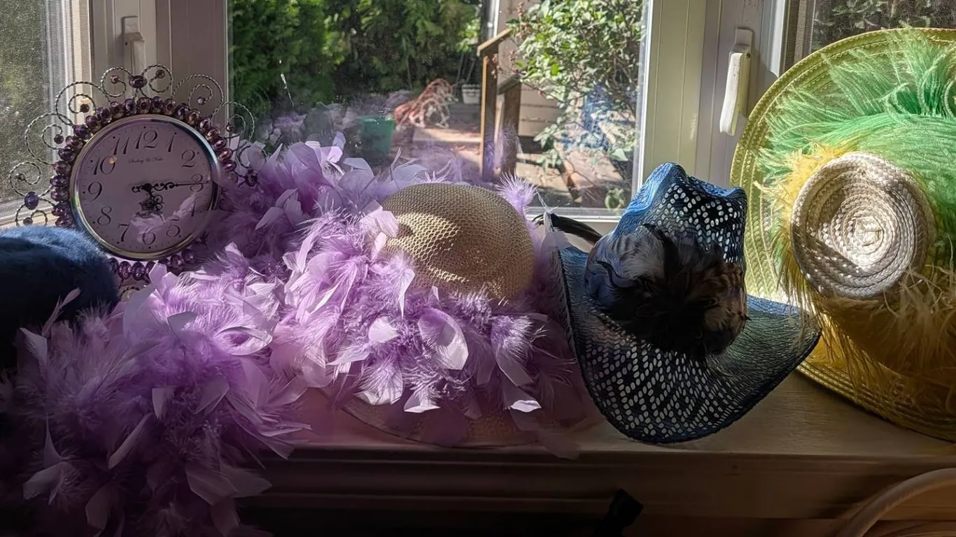 Unique Hats and Jewelled Decor Clock