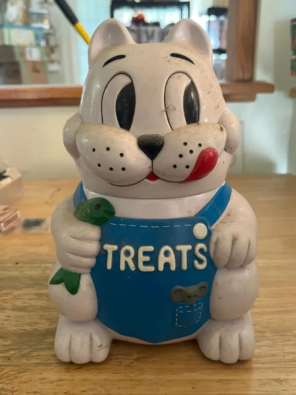 Pet Treat Jar Cat-Shaped Plastic Container
