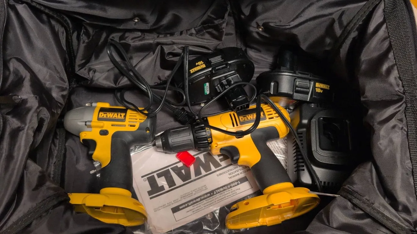 DEWALT Cordless Drill and Impact Driver Set with Bag, Battery, and Charger