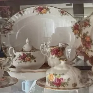 Royal Albert Old Country Roses Bone China Dinnerware Set