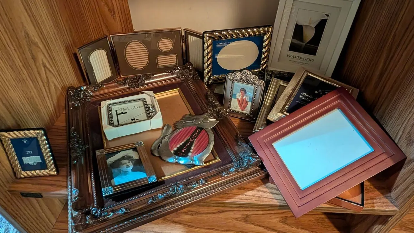 Decorative Photo Frames – Various Sizes and Materials