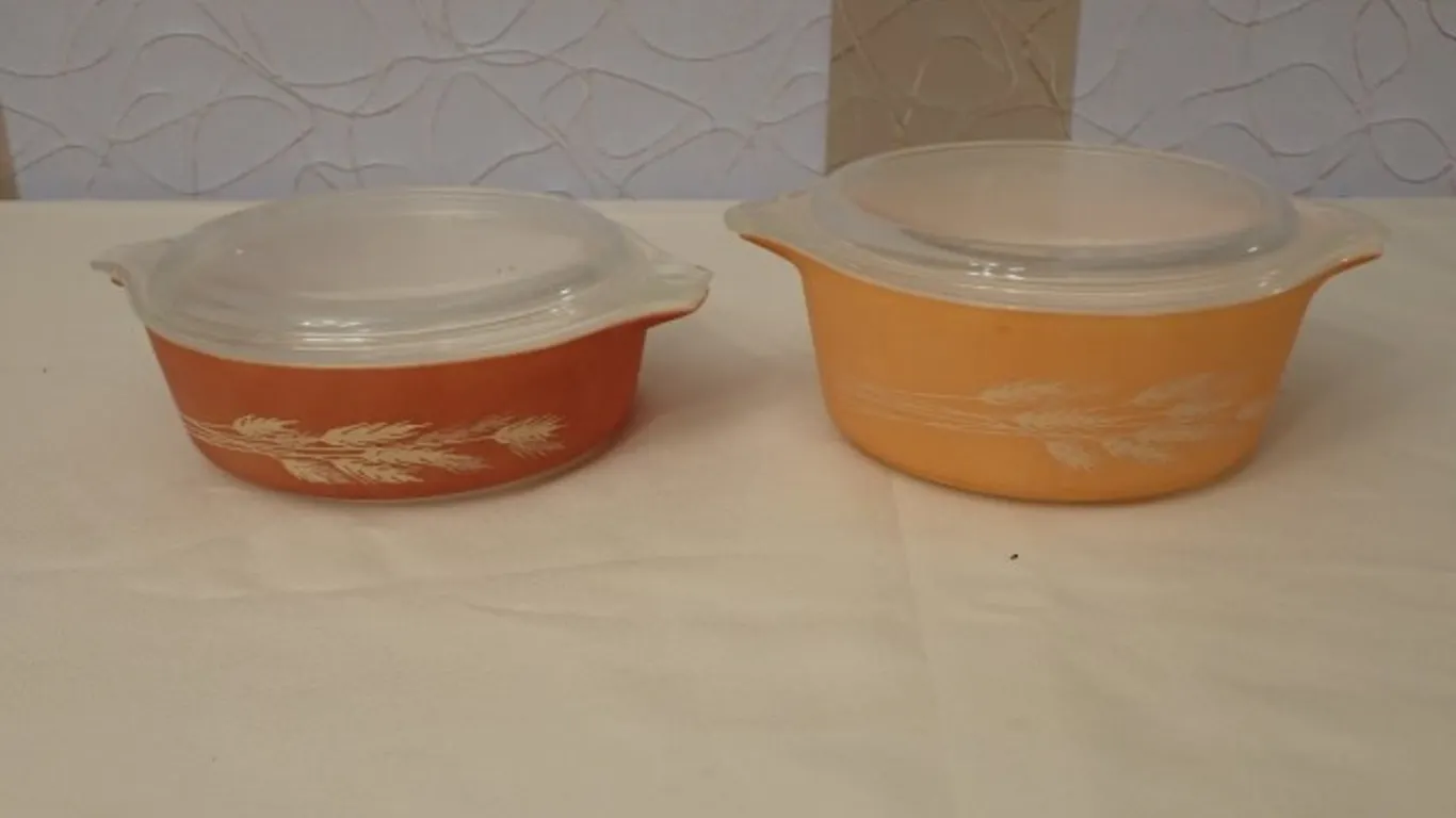 Vintage Pyrex Dishes