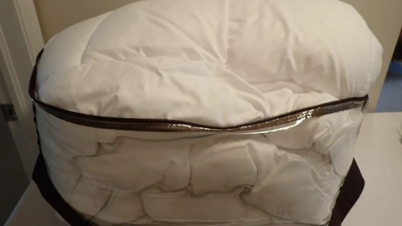 Brunelli White Comforter