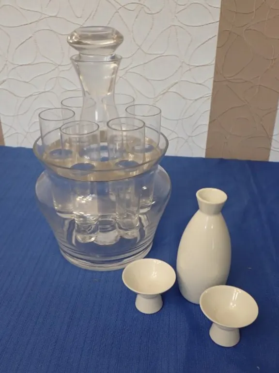 Glass Decanter Set With 6 Shot Glasses+