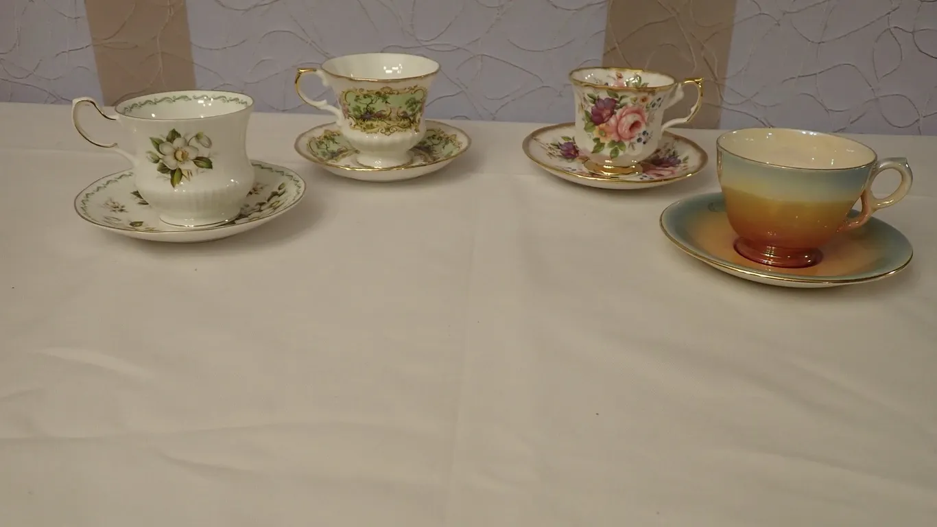 Teacups & Saucers