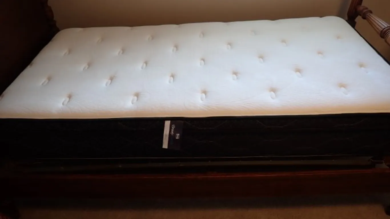 NEW Simmons Mattress