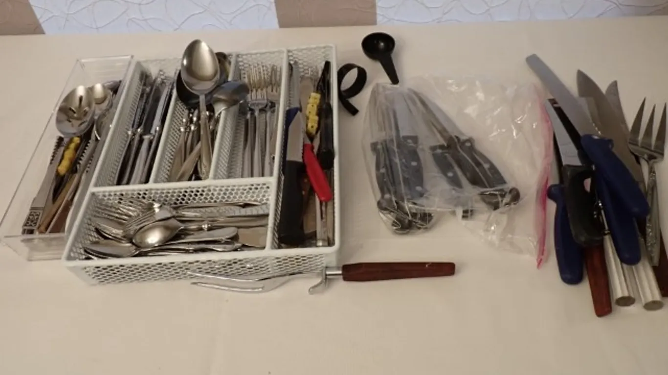 Contents From Kitchen Cutlery Drawer