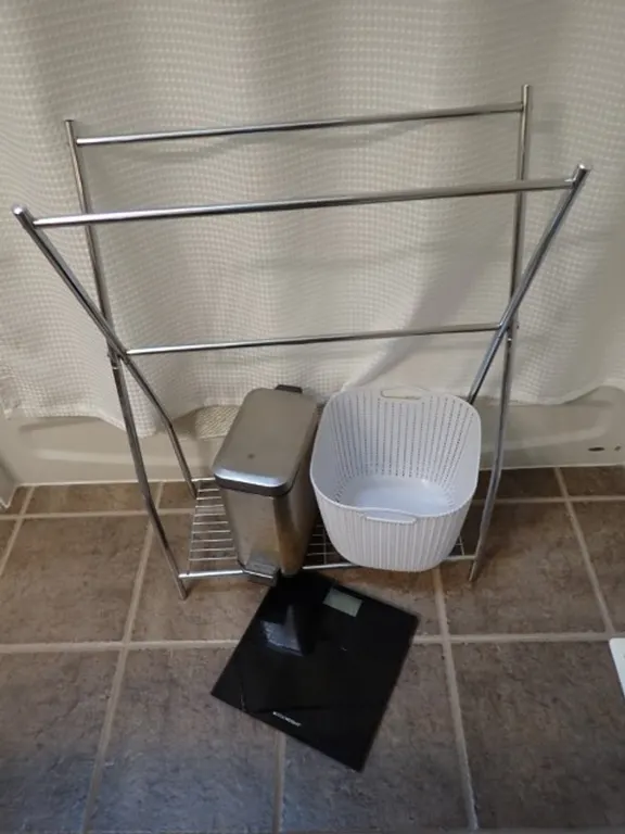 Towel Rack, Bathroom Scale+