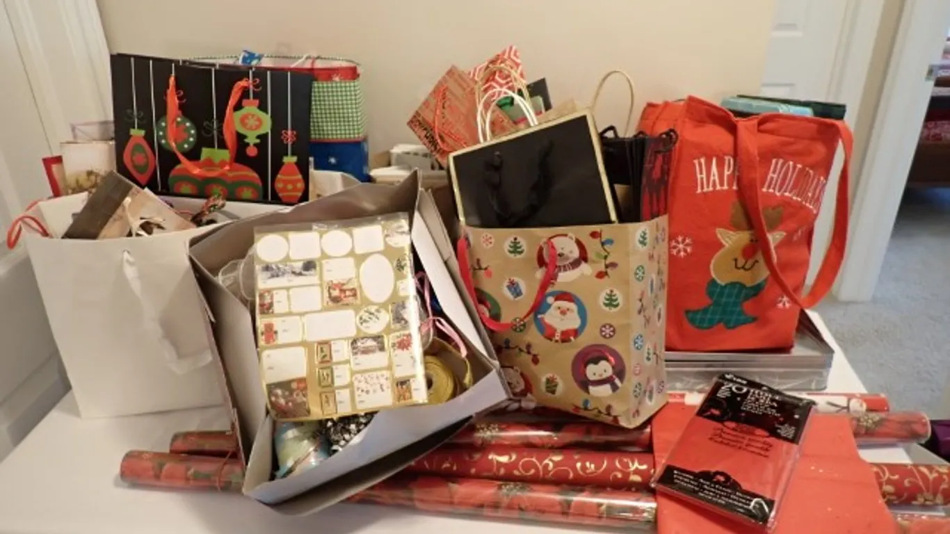 Christmas Gift Wrapping Accessories