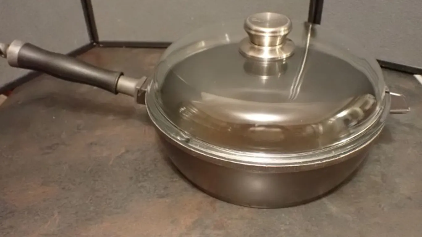 Starfrit Cast Aluminum Pan