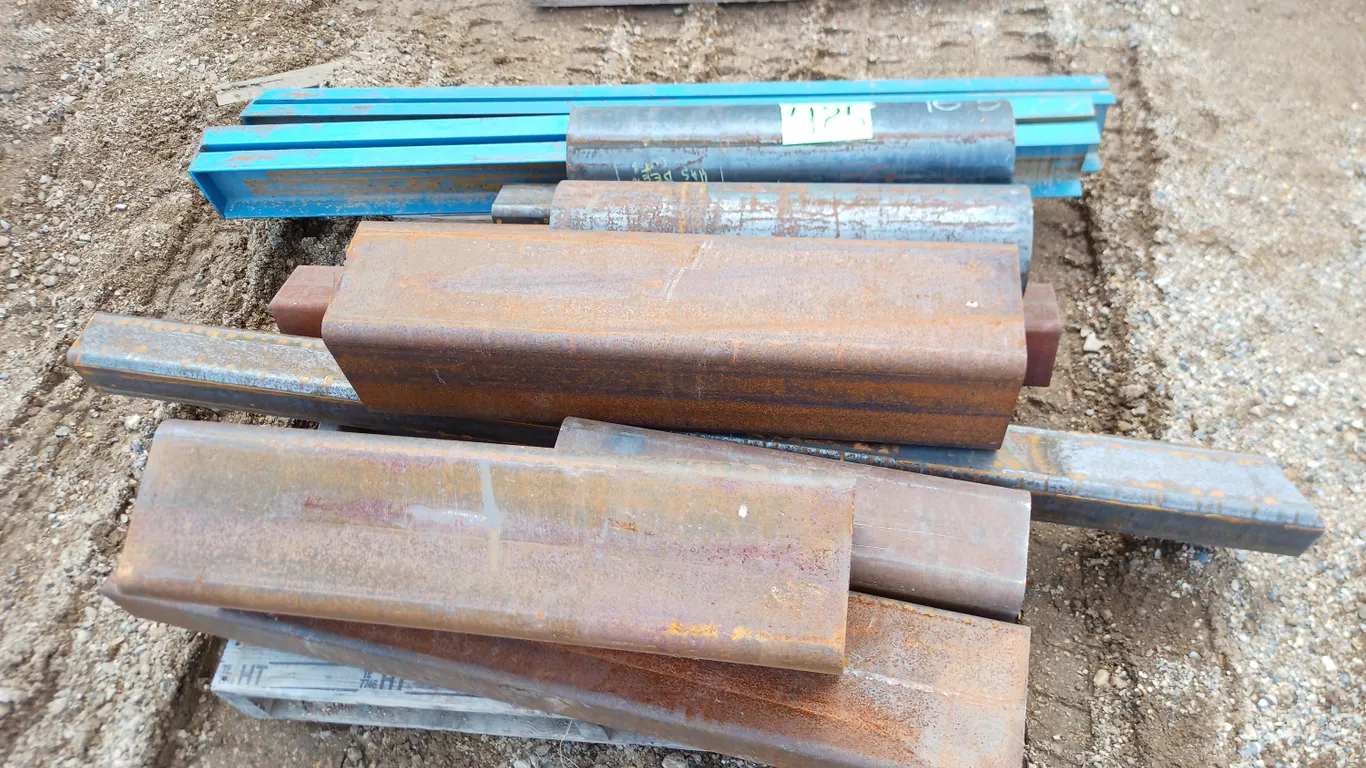 Metal Shorts Structural Steel