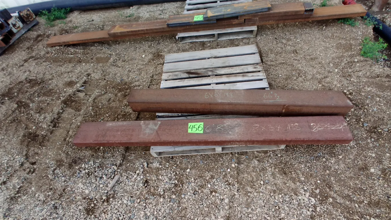 2 pieces Metal Remnants