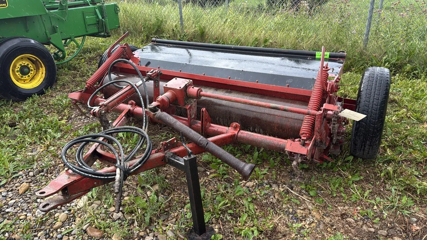 New Holland Hay Conditioner s/n: 12186 **D-12**