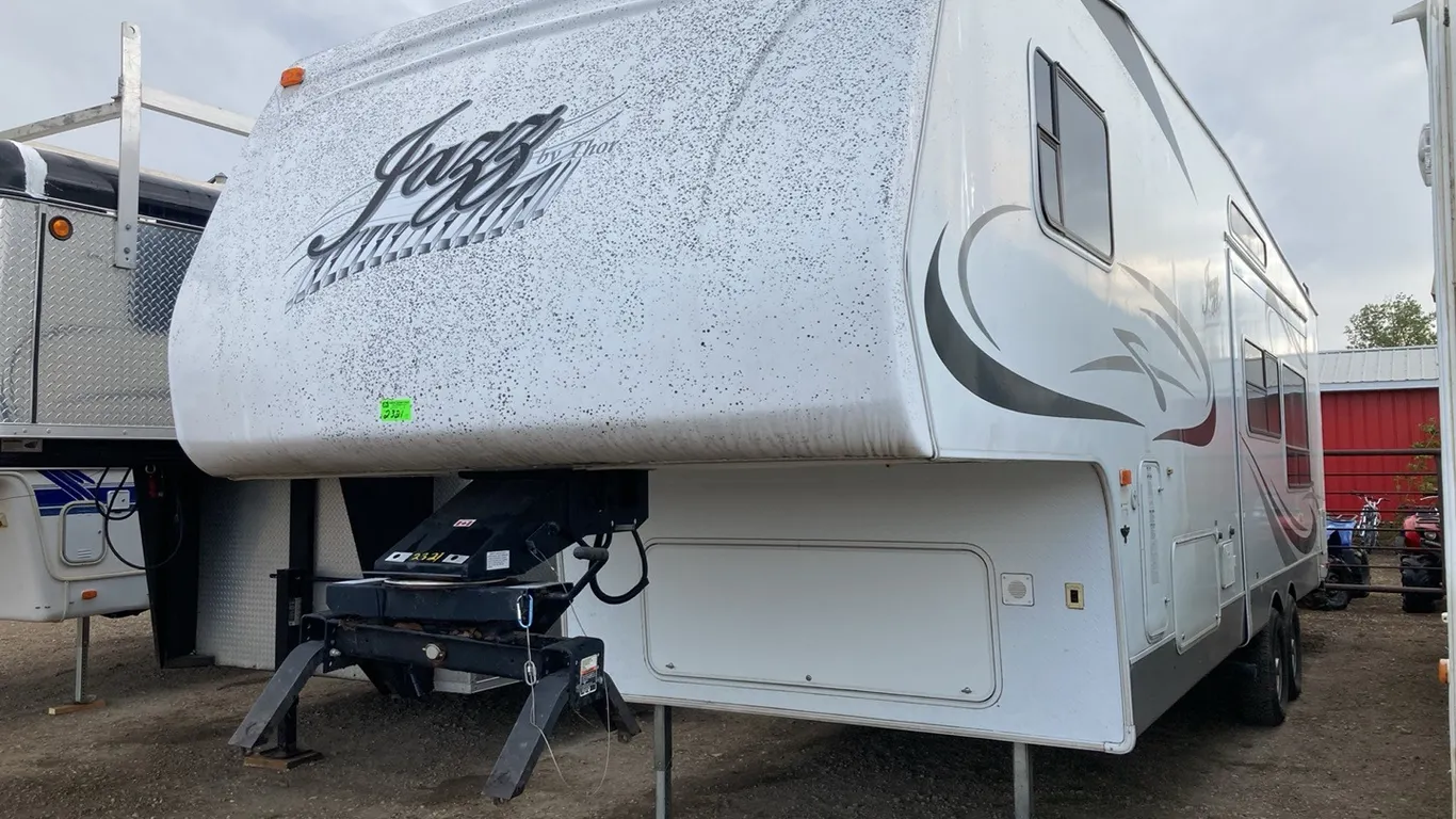 2006 Thor Jazz 2780BH 28' 5th Wheel Holiday Trailer VIN: 40TFS33216C464679