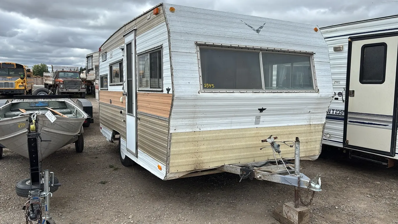 15’ Single Axle Camper Trailer - No Visible VIN or Year