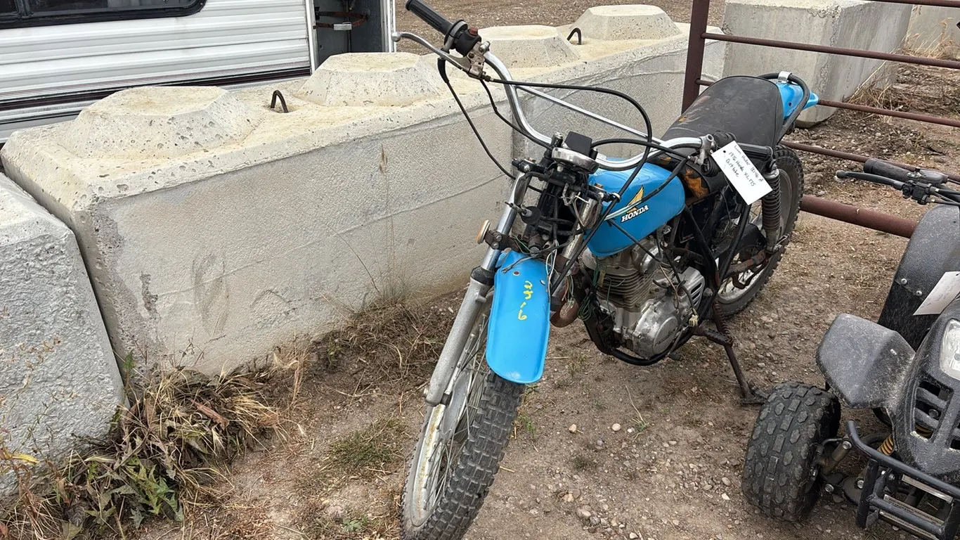1976 Honda XL175 Dirt Bike VIN: XL175-4012161