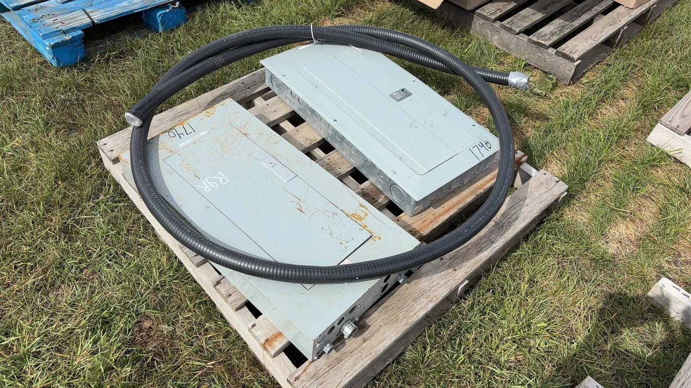 Aluminum cable approx 12', electrical panel (2) 125v, *Unreserved*