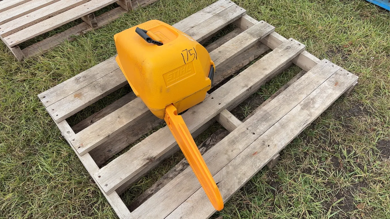 Stihl MS170 14" bar Chainsaw, w/ case, *Unreserved*