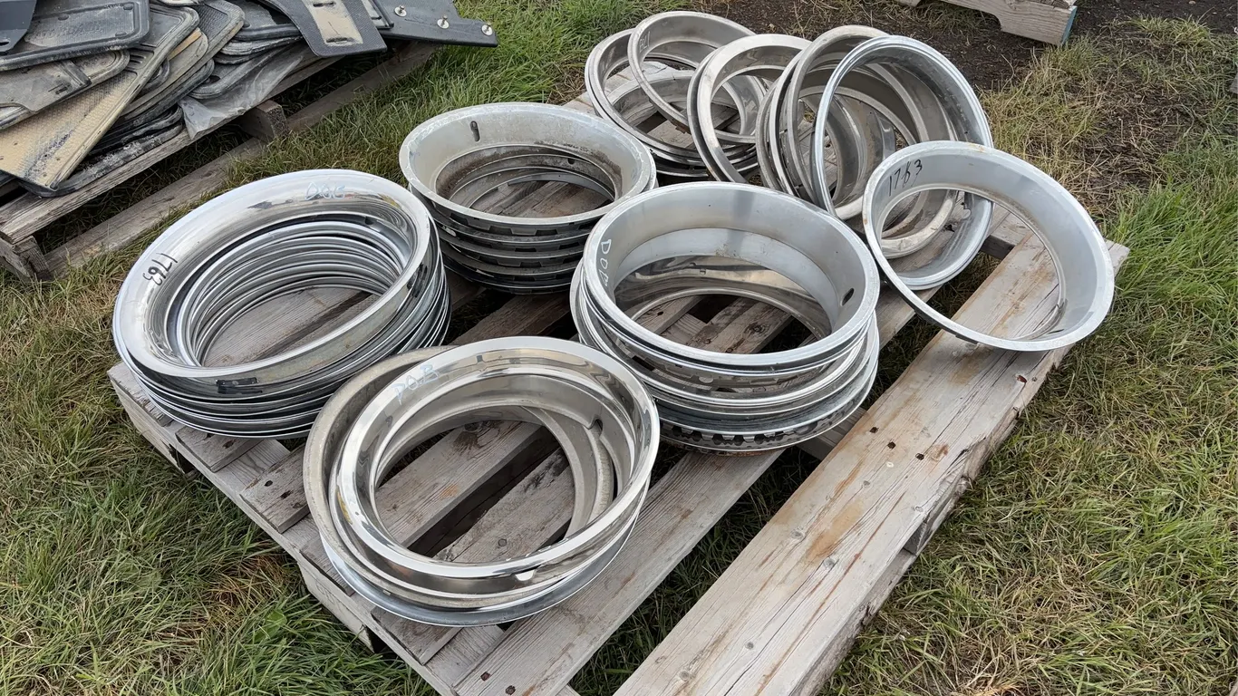 Stainless Trim Rings approx 33, *Unreserved*