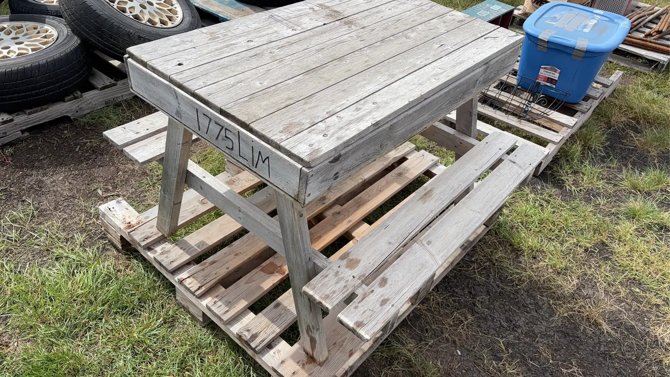 Small Picnic table, removable tops, for kid's,*Unreserved*