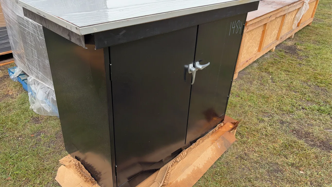 Metal Cabinet w/ 2 doors, grey counter top, approx 5'x3.5'x2.5', *Unreserved*