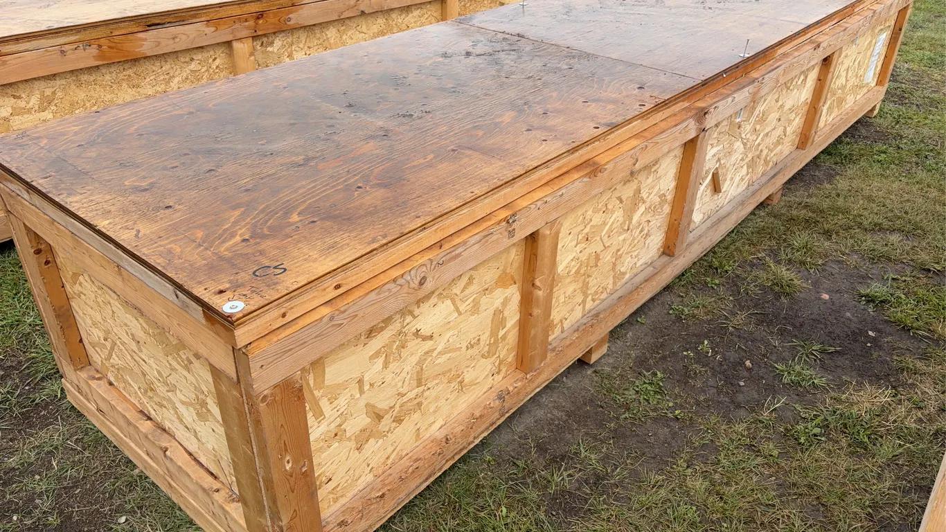 Wood Crate - approx 19'x4'x3', *Unreserved*