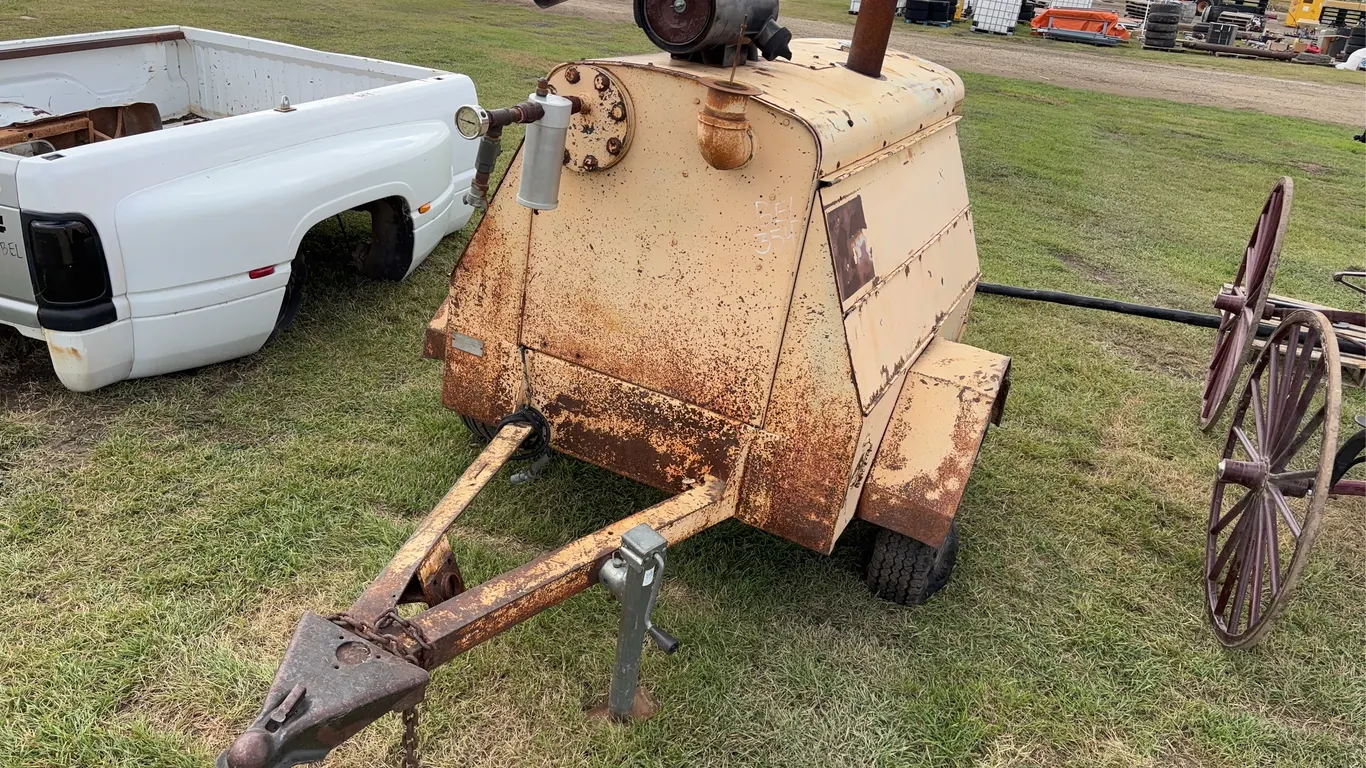Ingersol Compressor on wheels, sn 90877, *Unreserved*