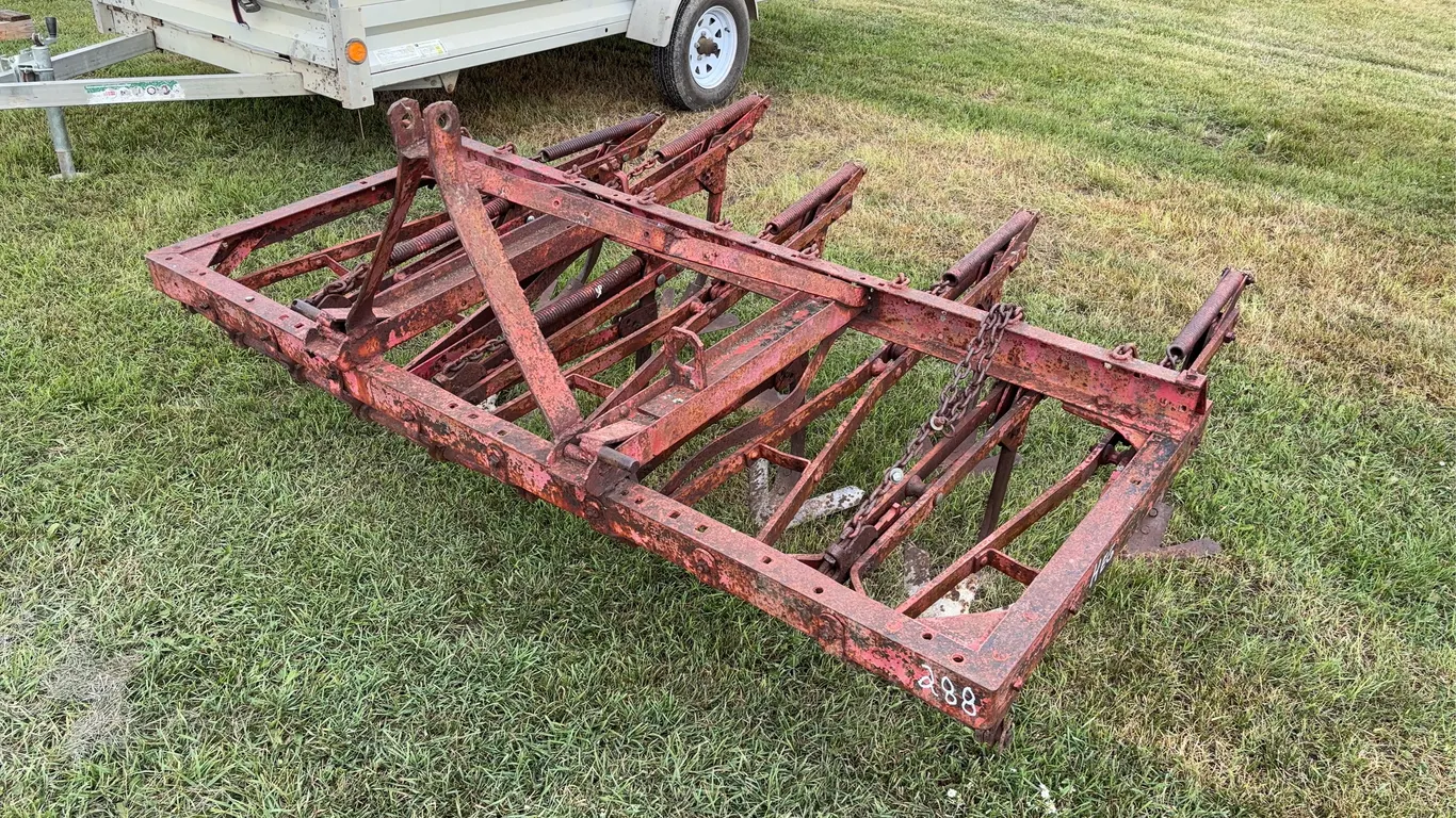 3ph 6' Wide Cultivator, 1 Shoe Missing Edge *Unreserved*