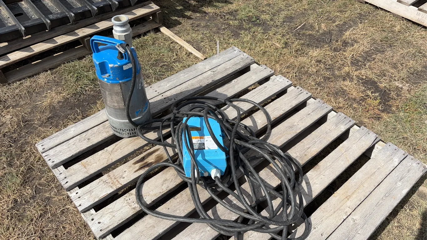 Flygt Sump Pump, 3385 rpm, SN: 230/V/115V, Approx. 20 - 30ft Electrical Cord *Unreserved*