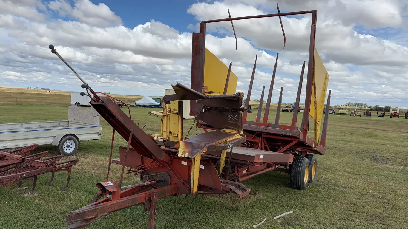 New Holland 1032 2 Bale Wide Stack Bale wagon, SN: 1691