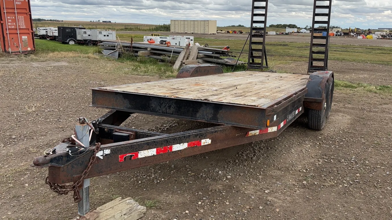 2002 Trail Tech Dual Axle Bumper Pull Flatdeck Trailer *Unreserved*