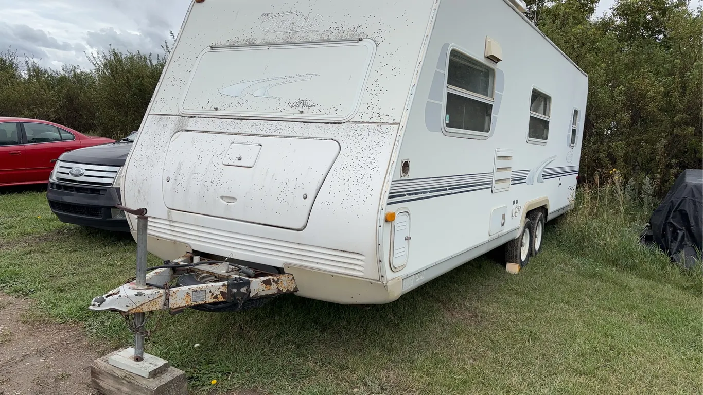 2001 Trail Lite Bumper Pull Travel Trailer *Unreserved*