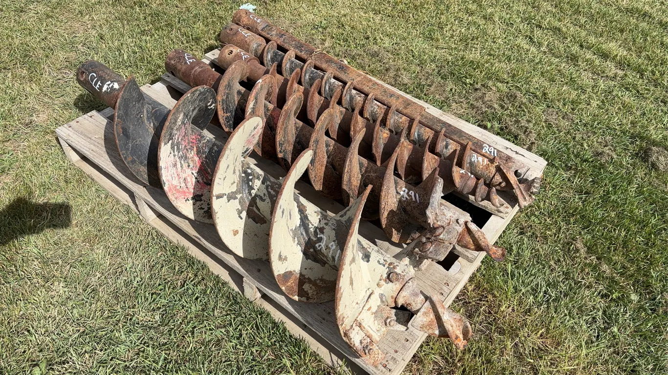4 - Auger Bits, 1 - Auger Extension *Unreserved*