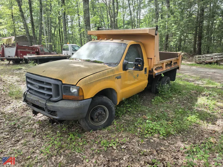 1999 Ford F-350 Super Duty Dump Truck