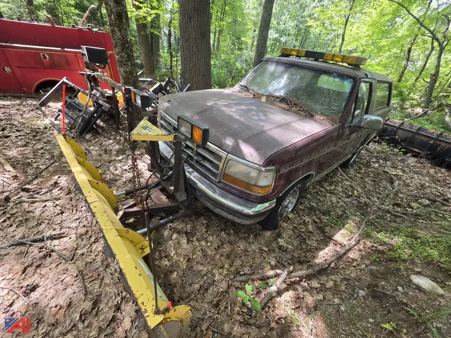 1996 Ford Bronco Eddie Bauer SUV (Parts Only) With Plow