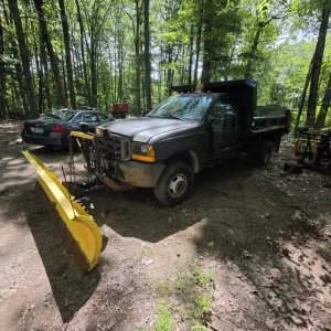 2000 Ford F-350 Super Duty Dump Truck with Plow
