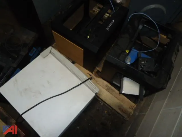 (2) Maker Bot 3D Printers, Avanti Stress Analyser, and Dorm Fridge