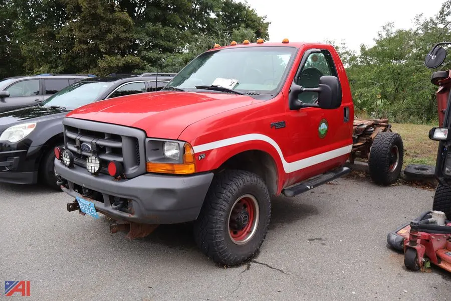 1999 Ford F-350 Super Duty Cab and Chassis