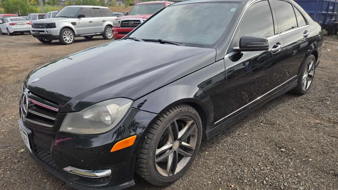 2014 Mercedes-Benz C300 4MATIC, VIN # WDDGF8AB8ER320624, KEY