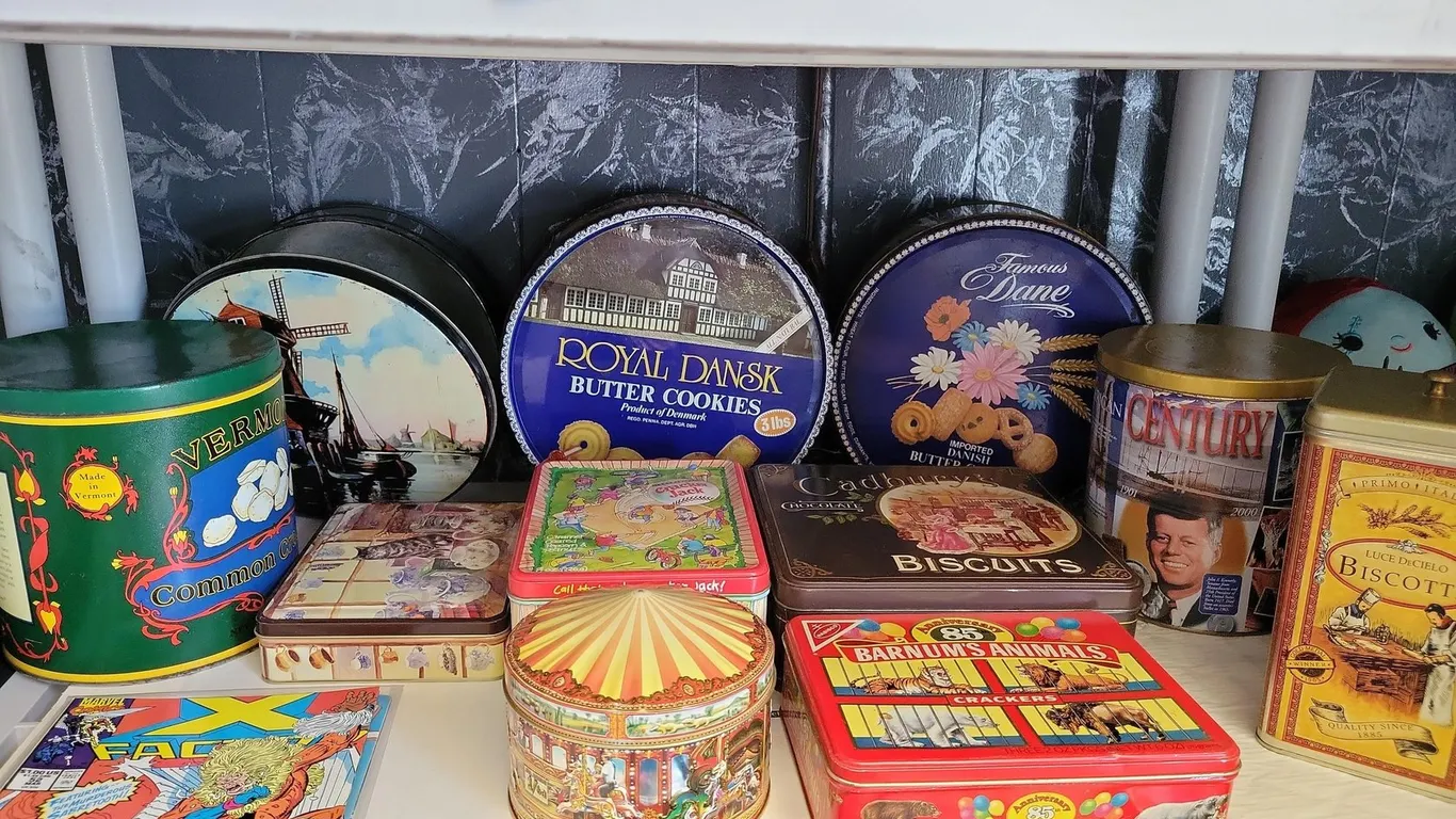 LOT OF COLLECTIBLE PRODUCT TINS
