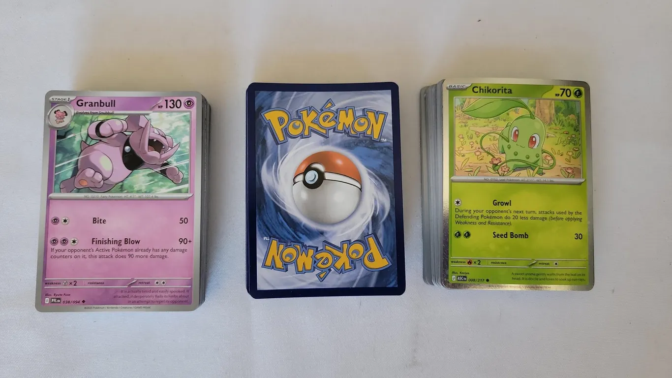 (150) POKÉMON CARD LOT