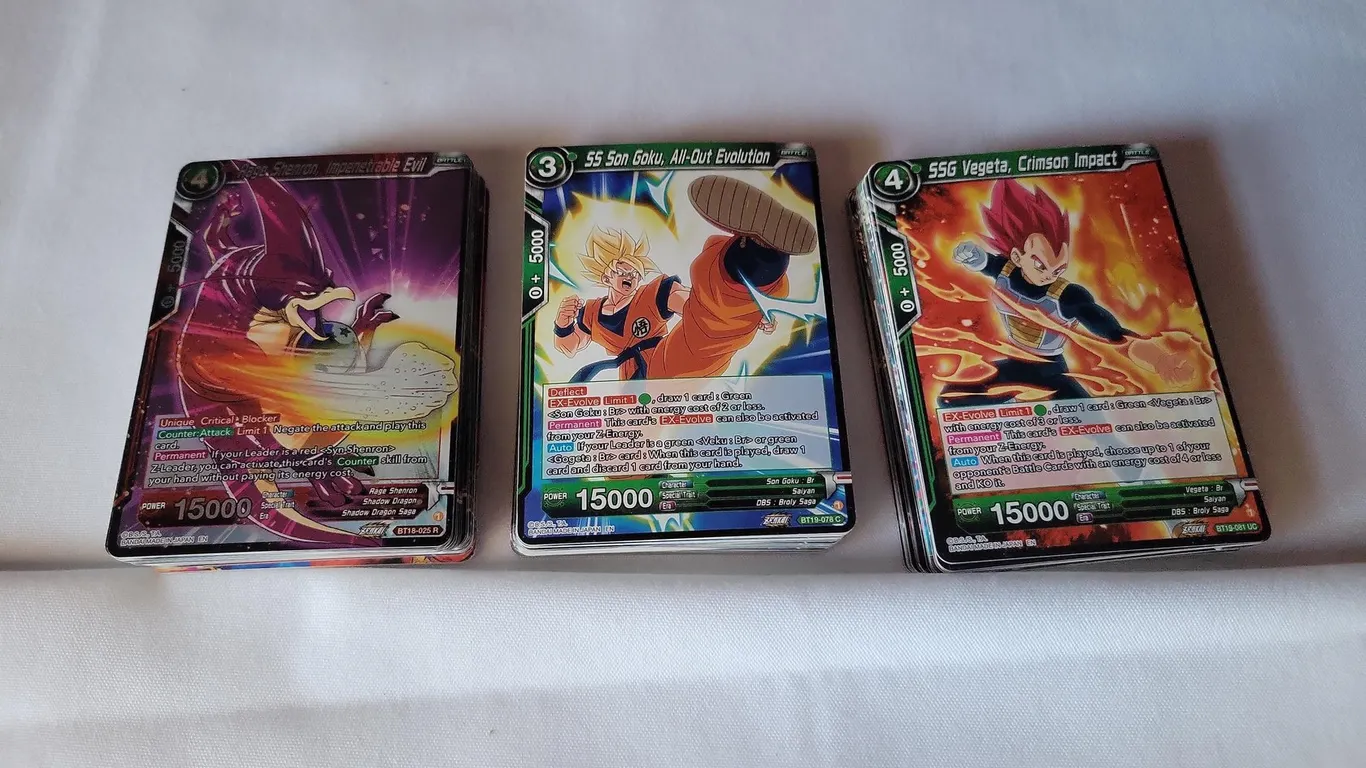 APPROXIMATE (100) DRAGON BALL Z TRADING CARDS